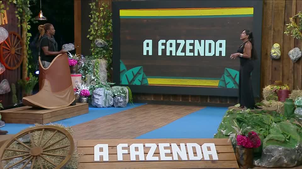 Carol cobra explicações sobre ser considerada uma 'vergonha' por Créo | A Fazenda 17