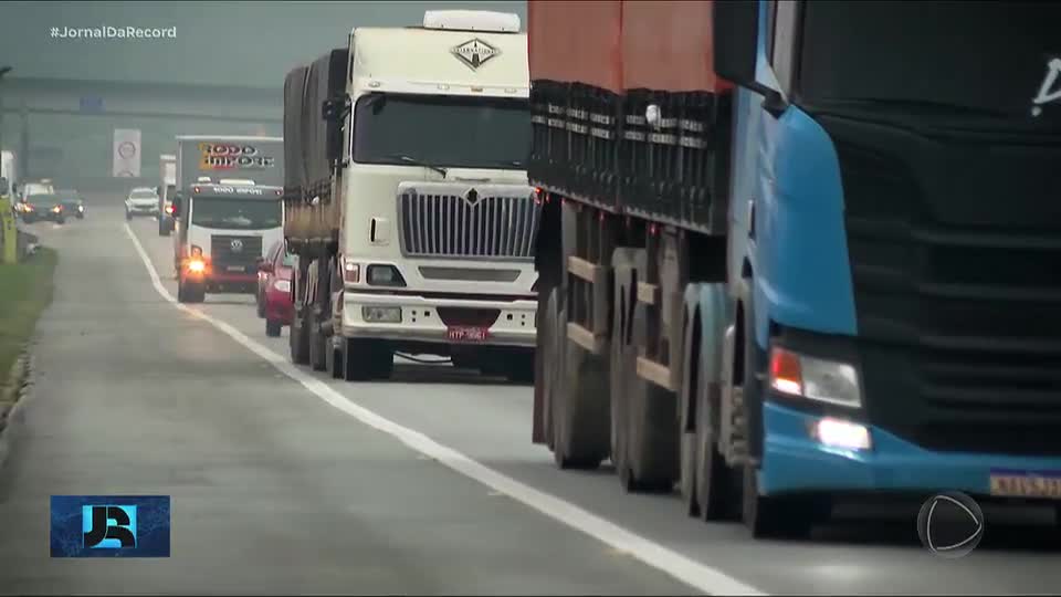 Transporte de cargas no Brasil pode entrar em crise devido à falta de caminhoneiros