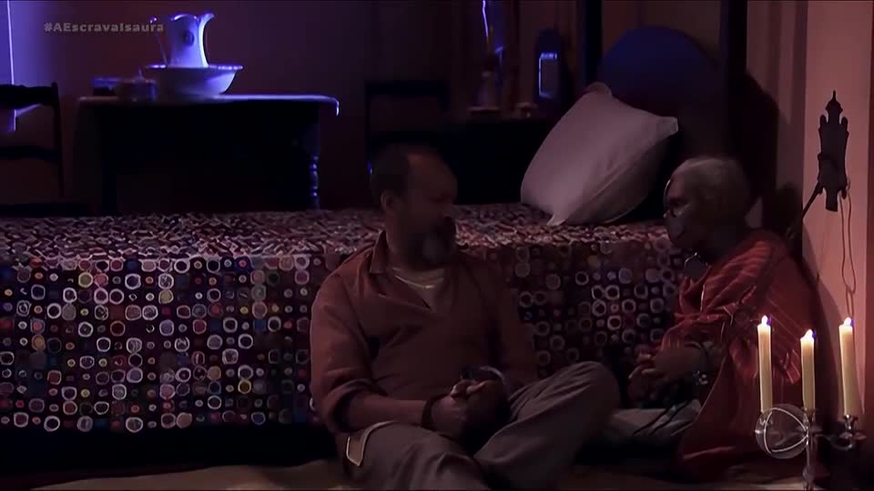 Chico tranca João e Joaquina no quarto que era de Isaura para puni-los | A Escrava Isaura