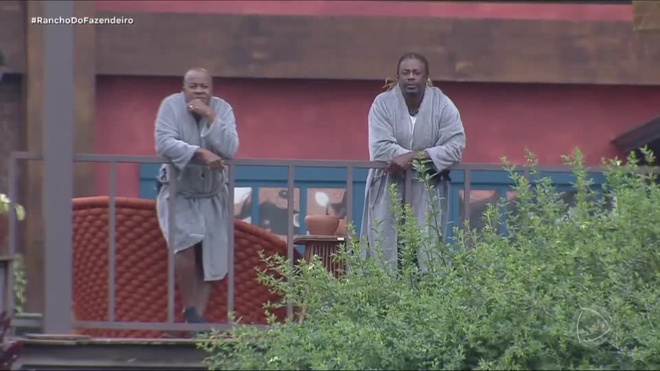 Dudu diz que Toninho achou 'feio' Saory se esconder na academia | A Fazenda 17