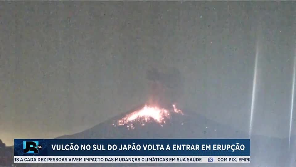Vulcão entra em erupção no Japão e provoca cancelamento de dezenas de voos