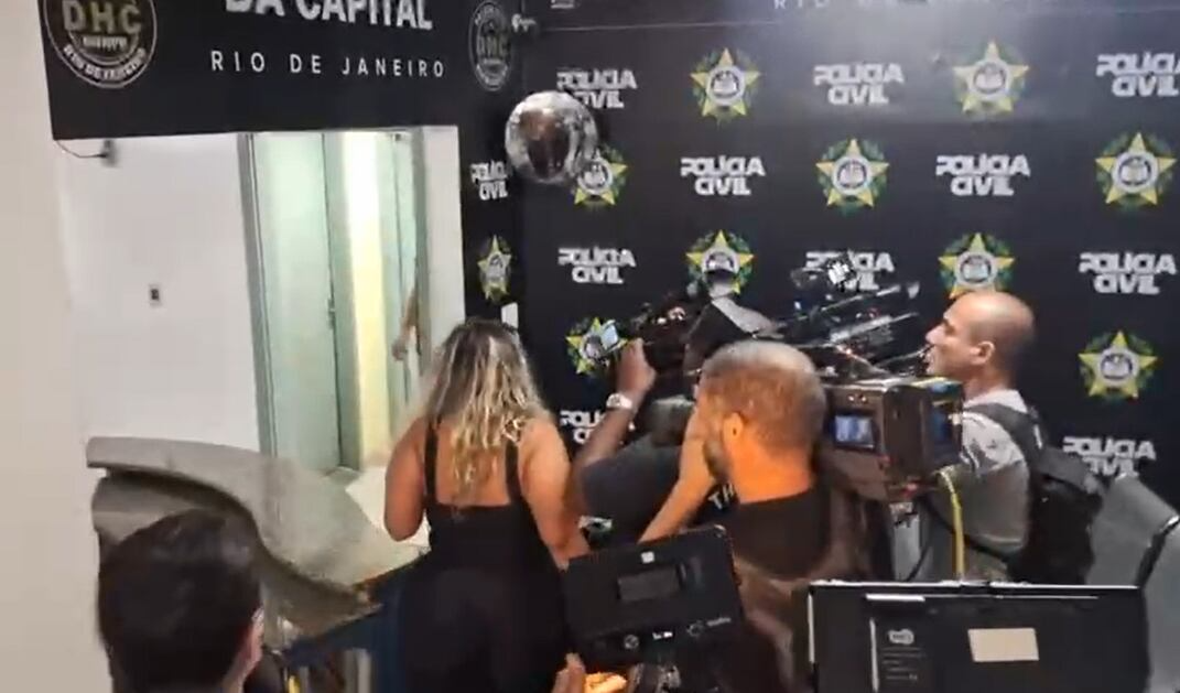 VÍDEO: veja o momento em que mandante do assassinato de Laís Pereira se entrega à polícia no Rio