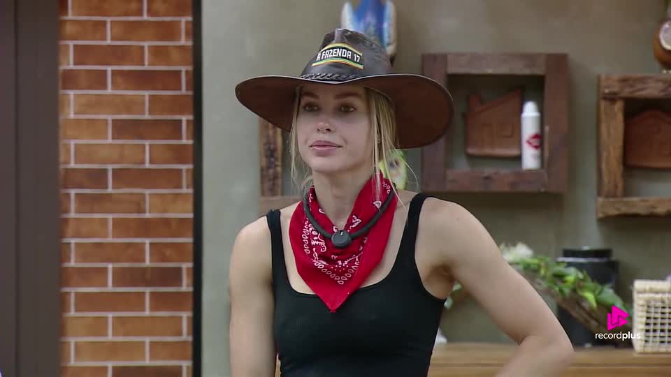 Rayane não desce para os tratos, e peões ficarão 48 horas sem academia | A Fazenda 17