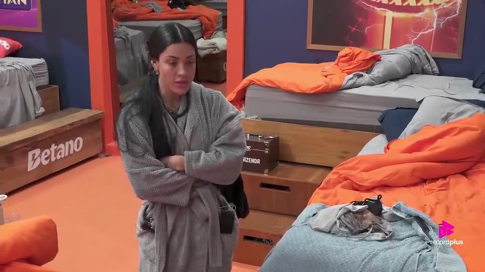 Rayane diz estar 'triste', e Walério aconselha: 'Era mais fácil ter feito o trato' | A Fazenda 17