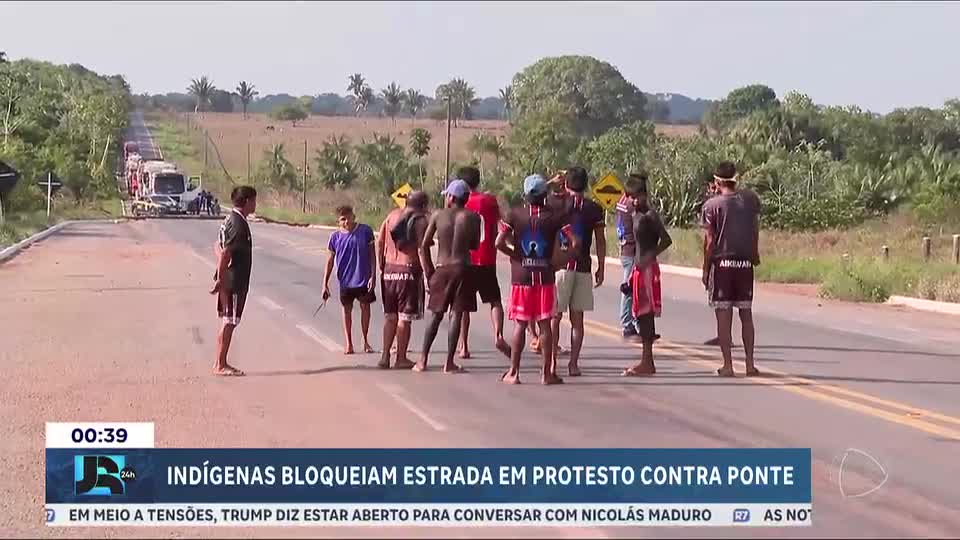 Indígenas bloqueiam estrada em protesto à inauguração de ponte no Pará