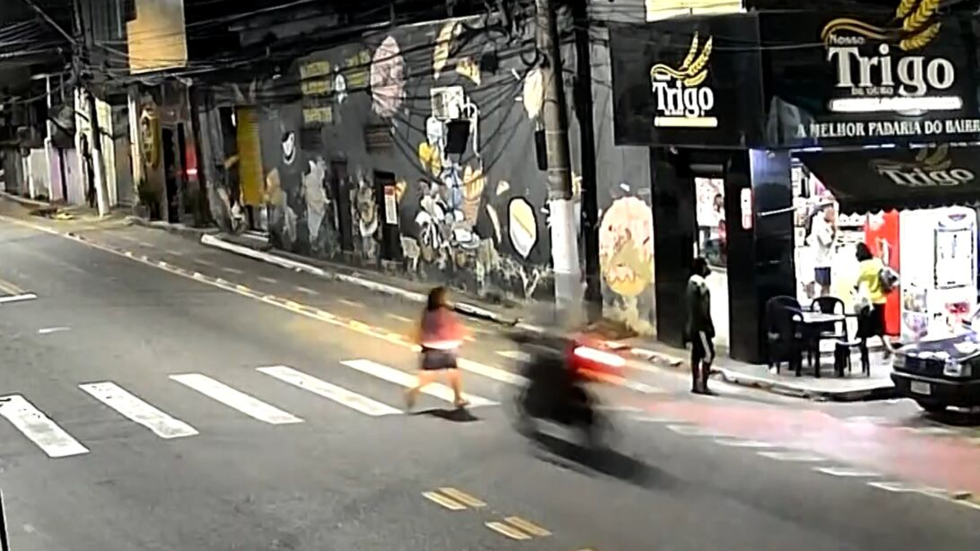 Idosa morre após ser atropelada por motociclista em Niterói (RJ)