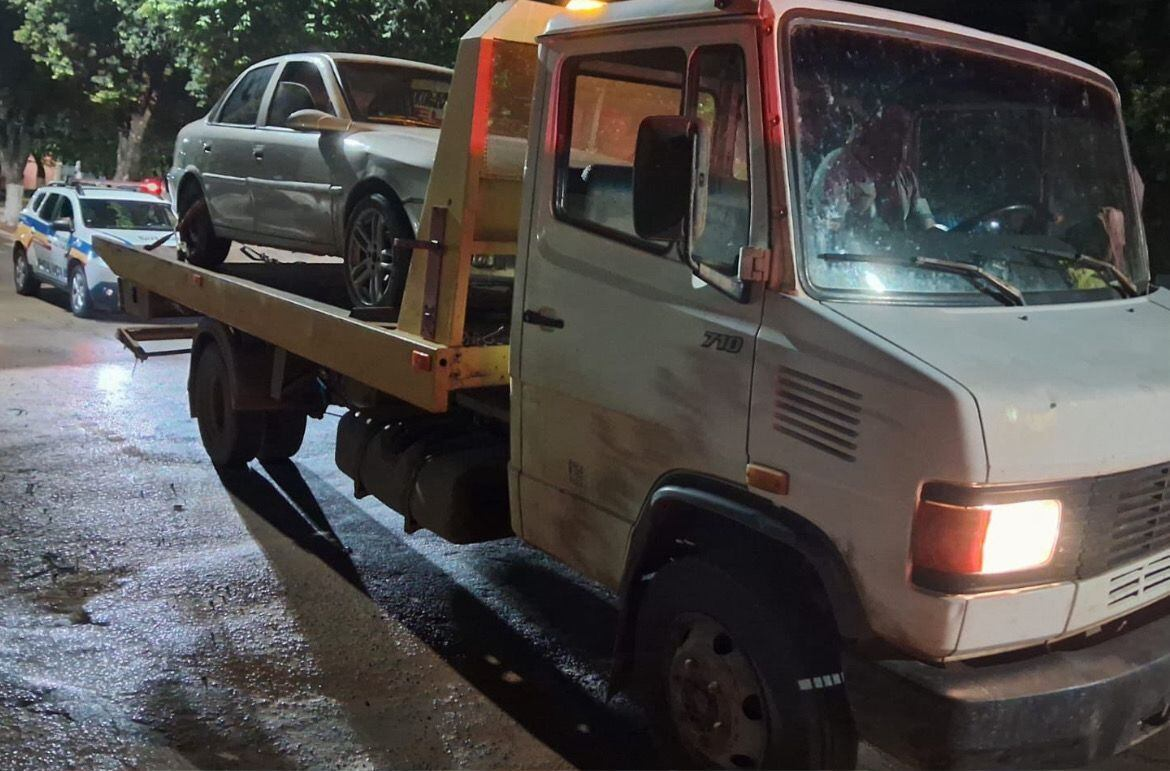 Menino de 10 anos é flagrado dirigindo carro em alta velocidade no interior de MG