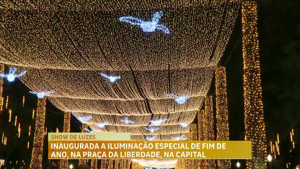 Iluminação especial de fim de ano é inaugurada na Praça da Liberdade, em Belo Horizonte