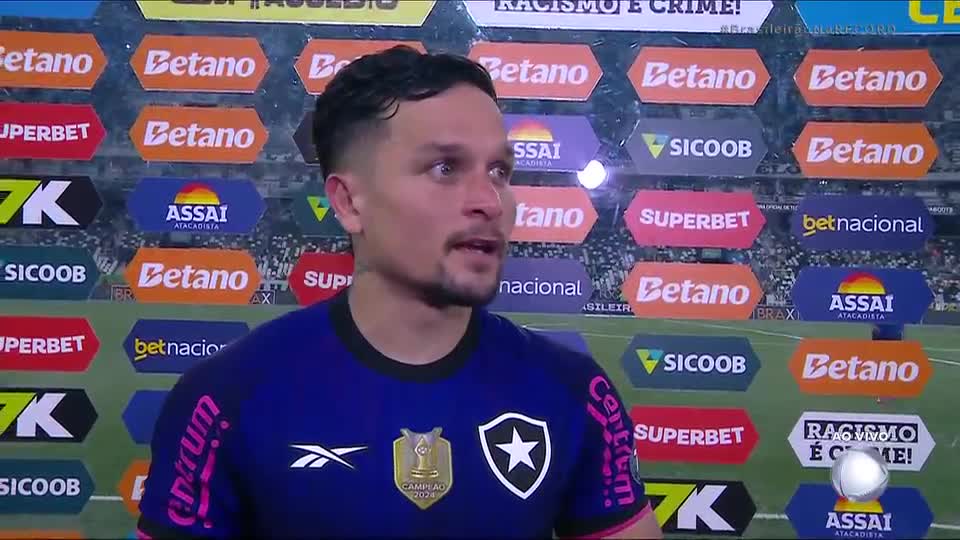 Artur comemora gol contra o Grêmio e projeta Botafogo 'o mais alto possível' no Brasileirão