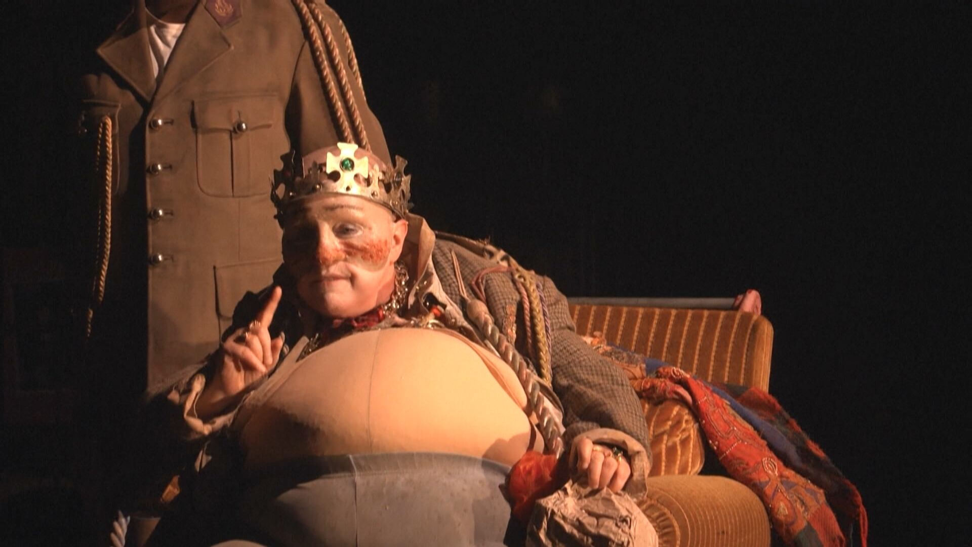 Grupo teatral dá toques contemporâneos a Macbeth