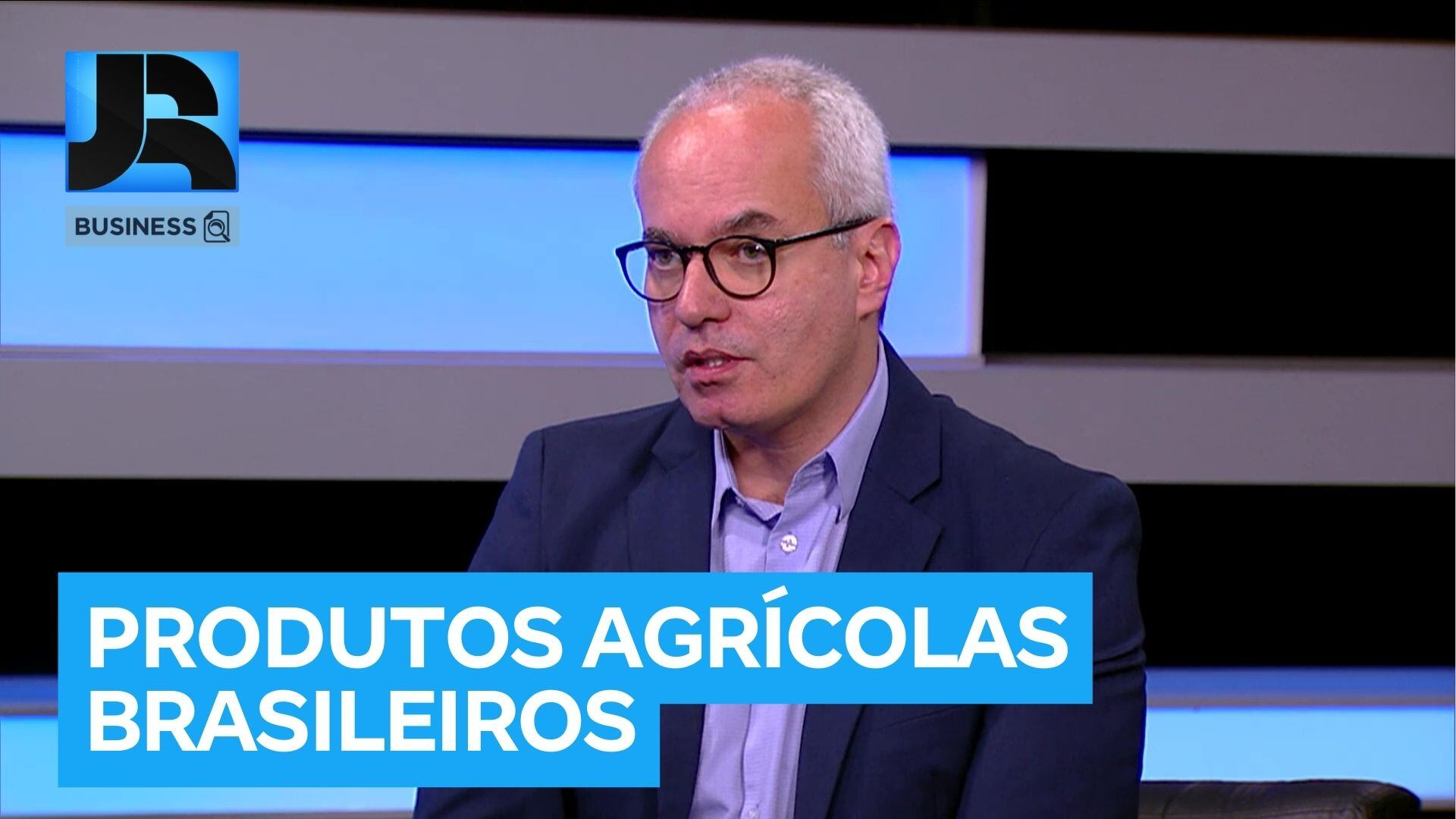 JR Business: Economista da MB Associados analisa decisão de Trump que afeta comércio brasileiro