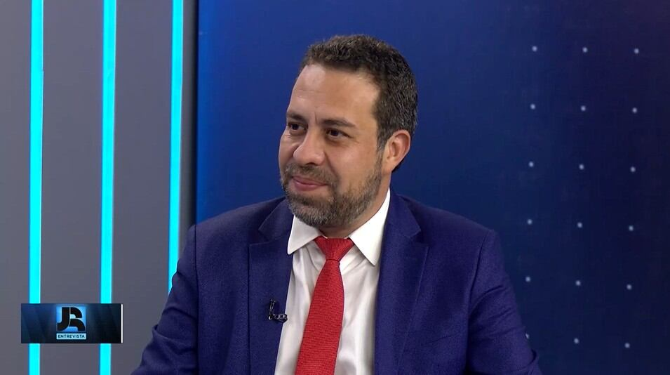 JR ENTREVISTA: ‘Não vamos recuar’, diz Boulos sobre embates com o Congresso