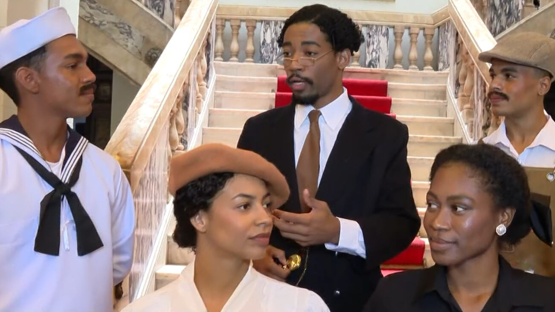 Estudantes conhecem história dos heróis negros do país no Palácio Tiradentes