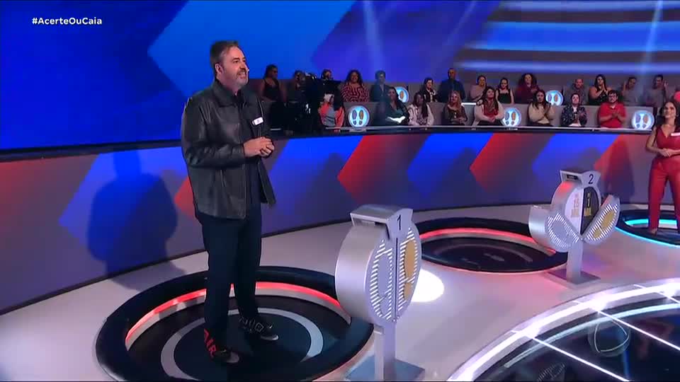 Julia Rabello usa uma de suas vidas e derruba Zé Américo