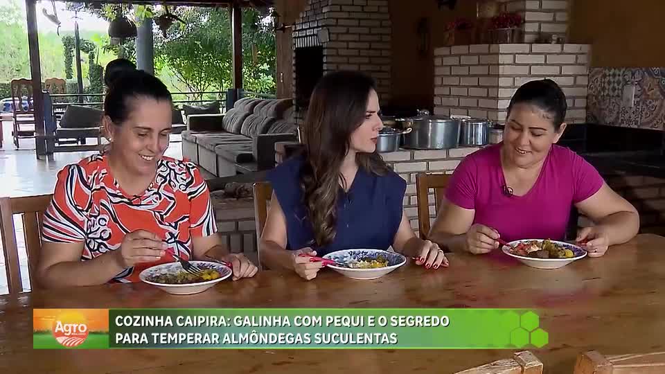 Receita da Semana: frango caipira com pequi e almôndegas direto da roça