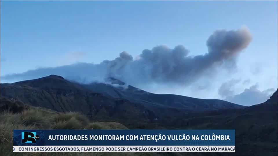 Vulcão Puracé na Colômbia emite gases e cinzas