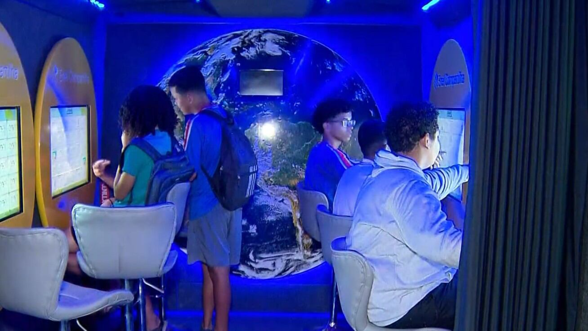 Projeto ensina economia de energia com realidade virtual e jogos interativos em Maricá (RJ)