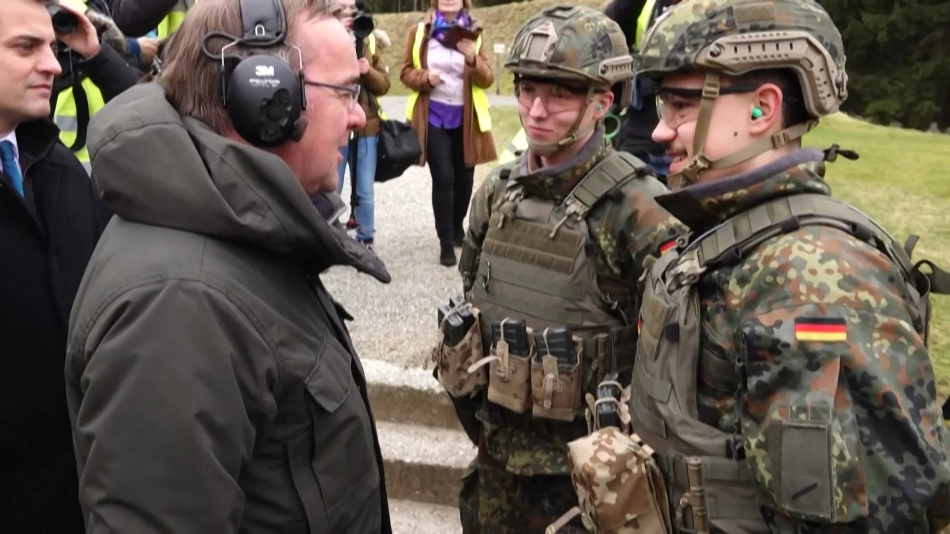 Parlamento alemão aprova nova lei do serviço militar