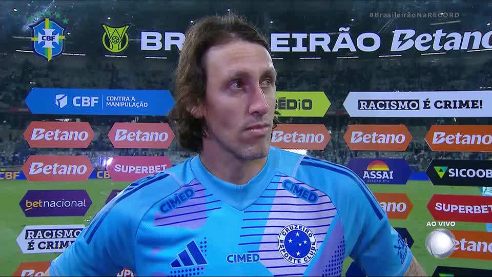 Cássio lamenta ceder empate no último lance, mas vibra por boa atuação e ano do Cruzeiro