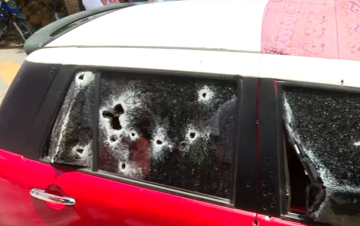 Homem é executado dentro do carro em ataque com mais de 40 tiros na zona oeste do Rio