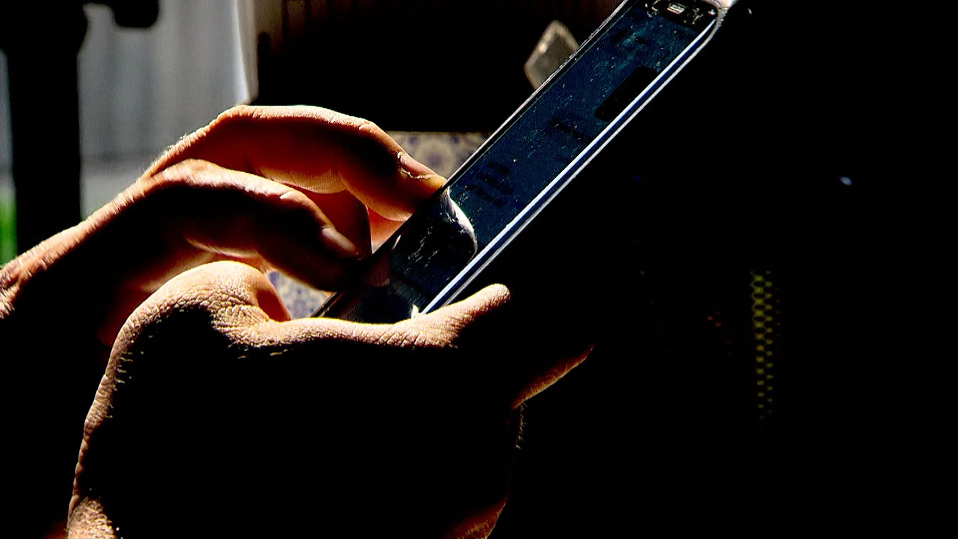 Saiba os riscos de "apagão" na internet em cabos submarinos