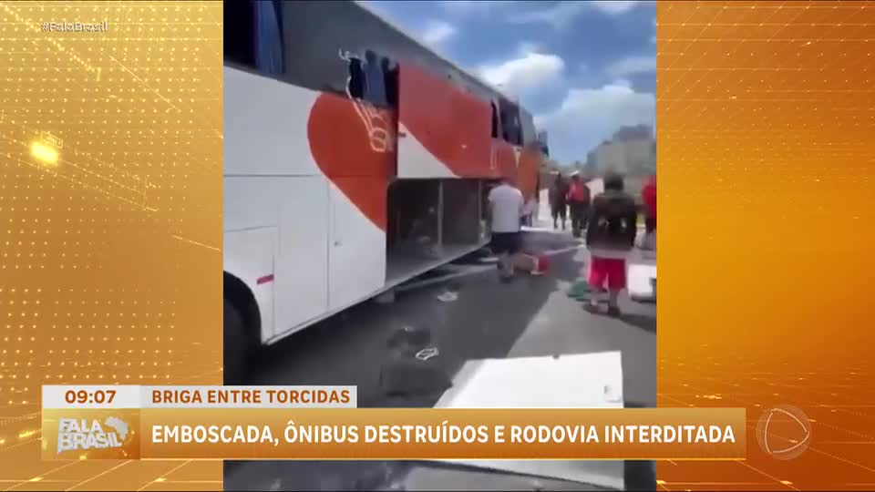 Briga entre torcedores de Santos e Inter interdita rodovia em Santa Catarina