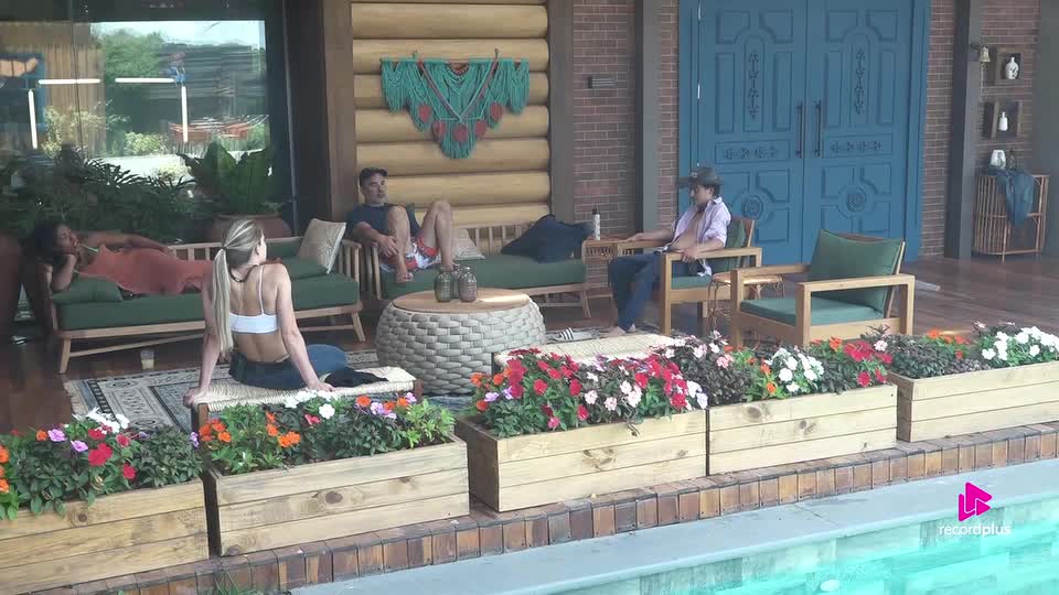 Saory e peões reclamam de Mesquita: 'Ele é preguiçoso' | A Fazenda 17