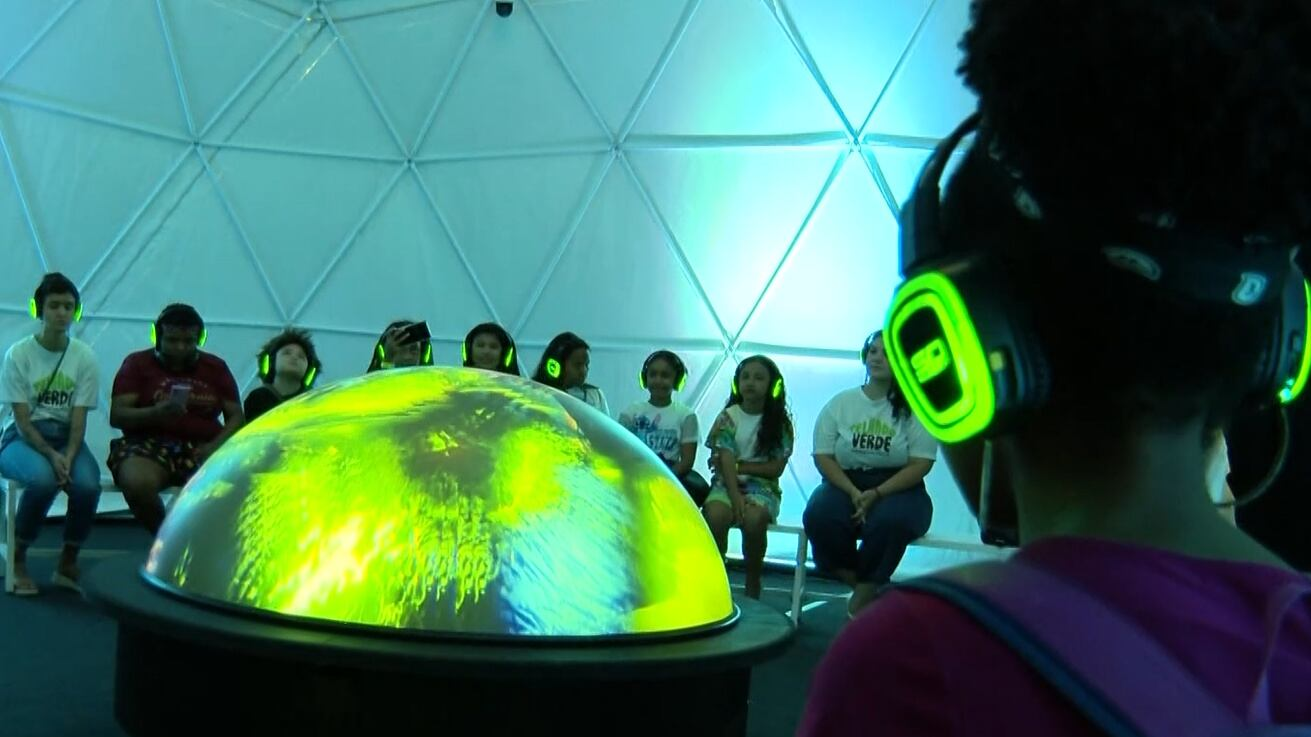 Exposição sensorial combina IA e cultura para estimular as crianças na busca por soluções globais