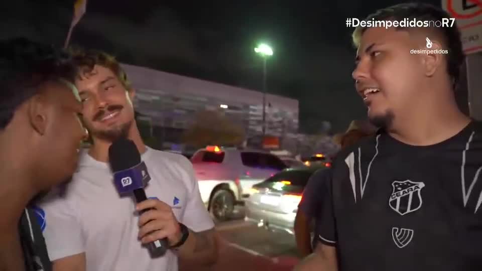 Torcedor do Ceará pega o microfone, xinga jogador e manda a real sobre rebaixamento