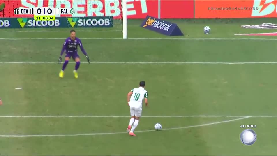 Inacreditável! Sosa enfeita demais com cavadinha e perde chance incrível para o Palmeiras