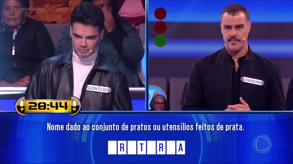 Fábio Gontijo não acerta o nome da banda Restart e cai direto no buraco