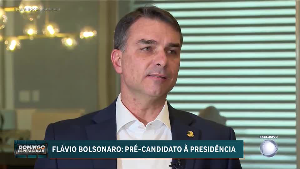 Flávio Bolsonaro condiciona pré-candidatura à justiça para seu pai