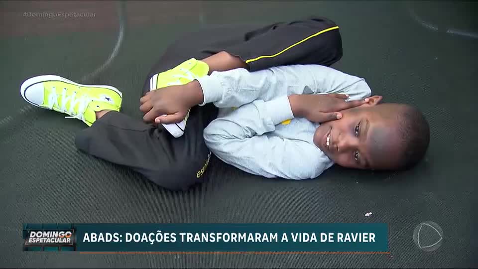 Após deixar a Angola, mãe encontra ajuda para o filho autista na ABADS