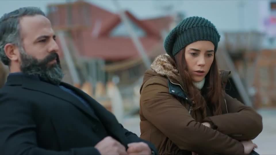 Plano de Zeynep para deixar o país entra em ação | Mãe