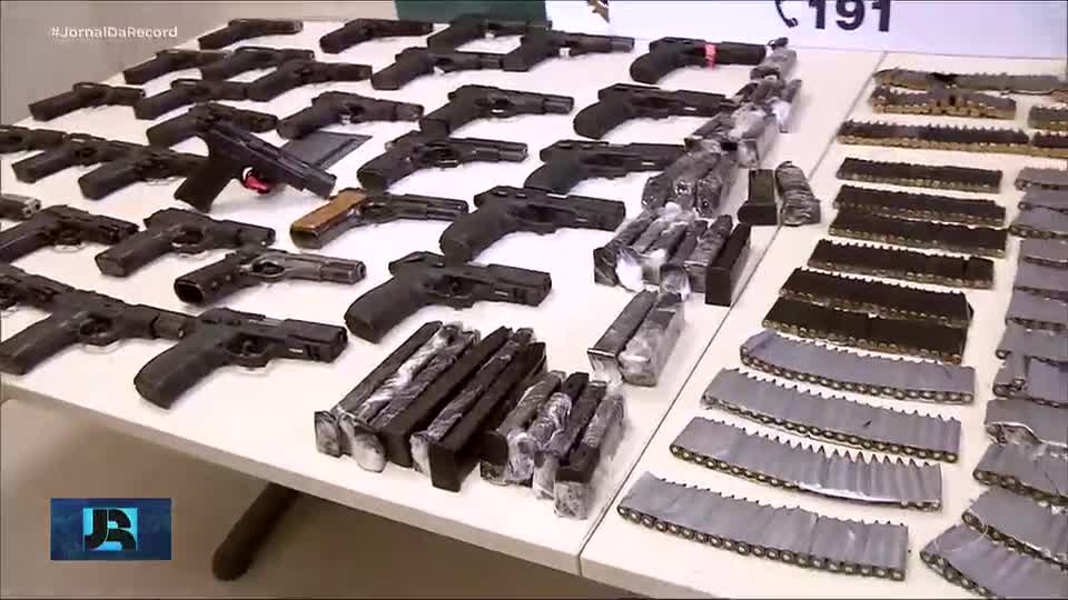 Pesquisa aponta que pistolas, fuzis e metralhadoras são encontradas com frequência em apreensões