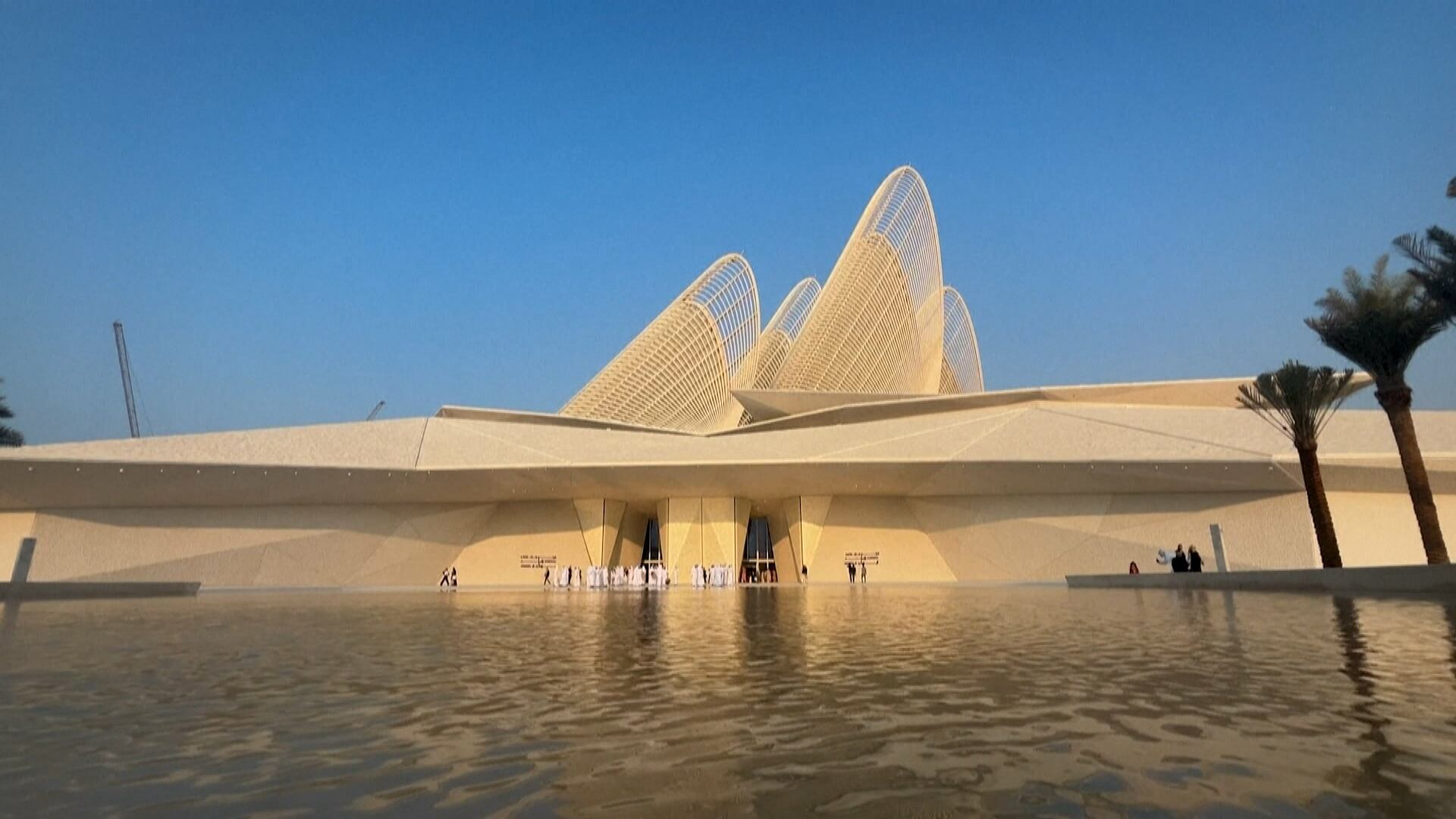 Abu Dhabi abre museu que demorou 15 anos para ficar pronto