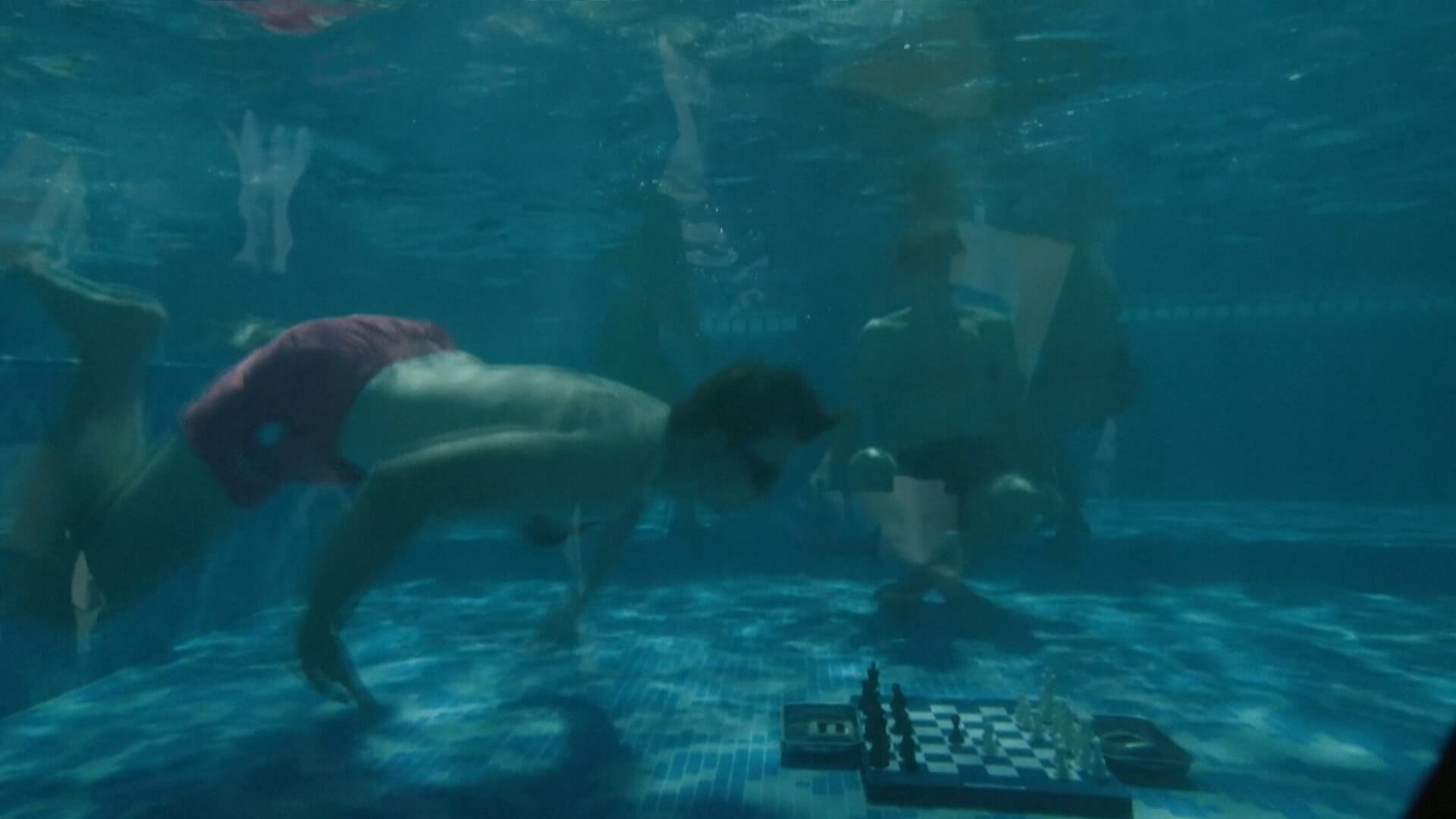 Abertura de evento conta com xadrez embaixo d’água