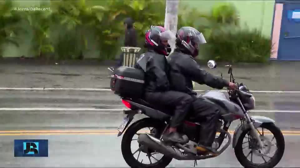 Câmara Municipal de SP vota a regulamentação do serviço de mototáxi na capital paulista