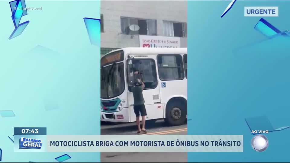 Briga entre motociclista e motorista de ônibus assusta passageiros em Guarapari (ES)