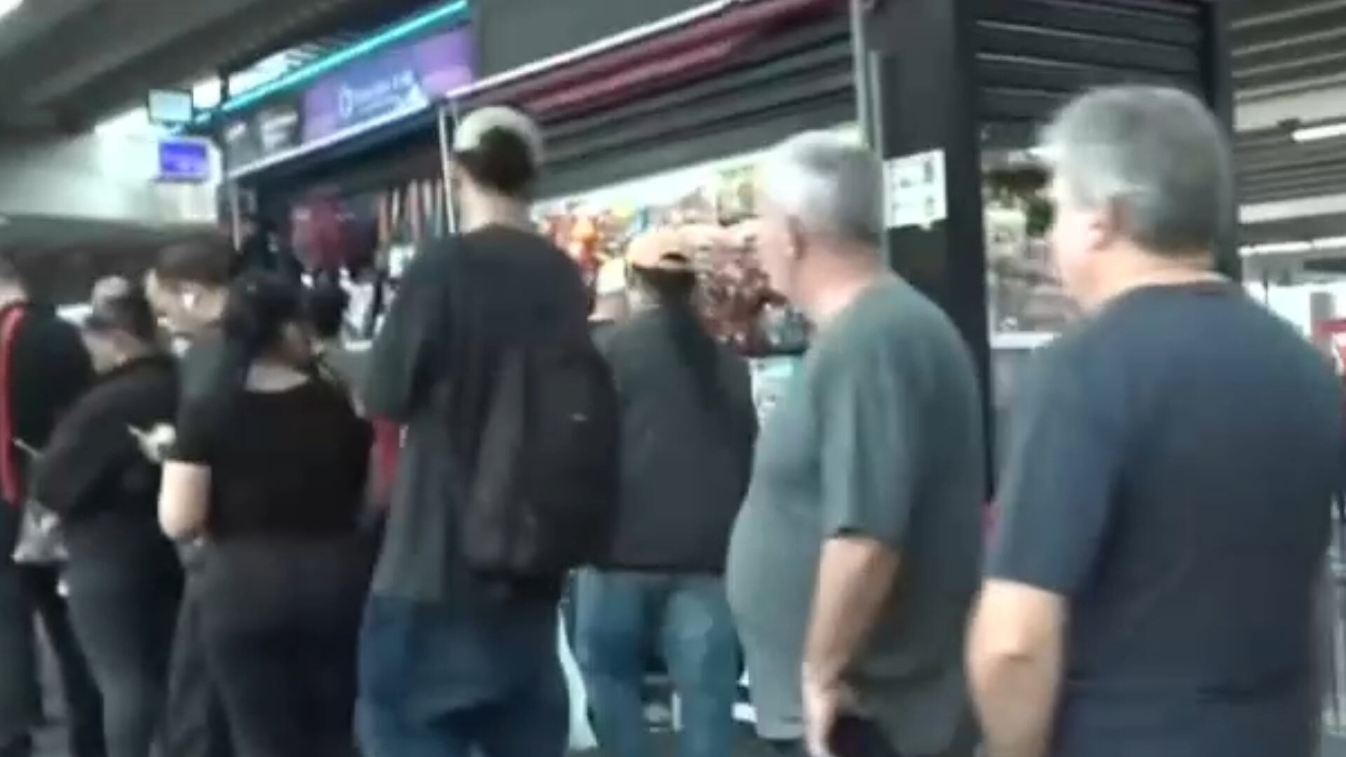 Motoristas de ônibus de São Paulo fazem greve surpresa