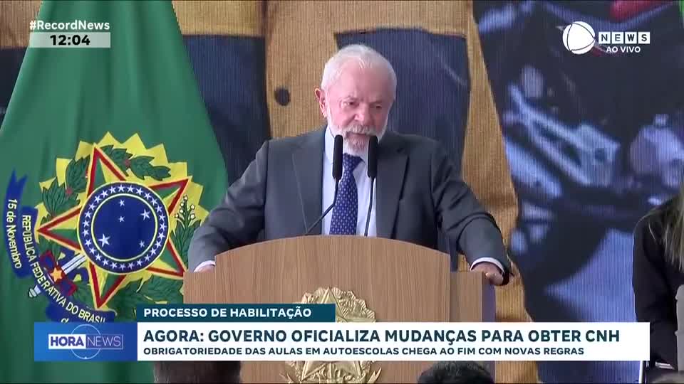 Lula discursa durante cerimônia que oficializa novas regras da CNH