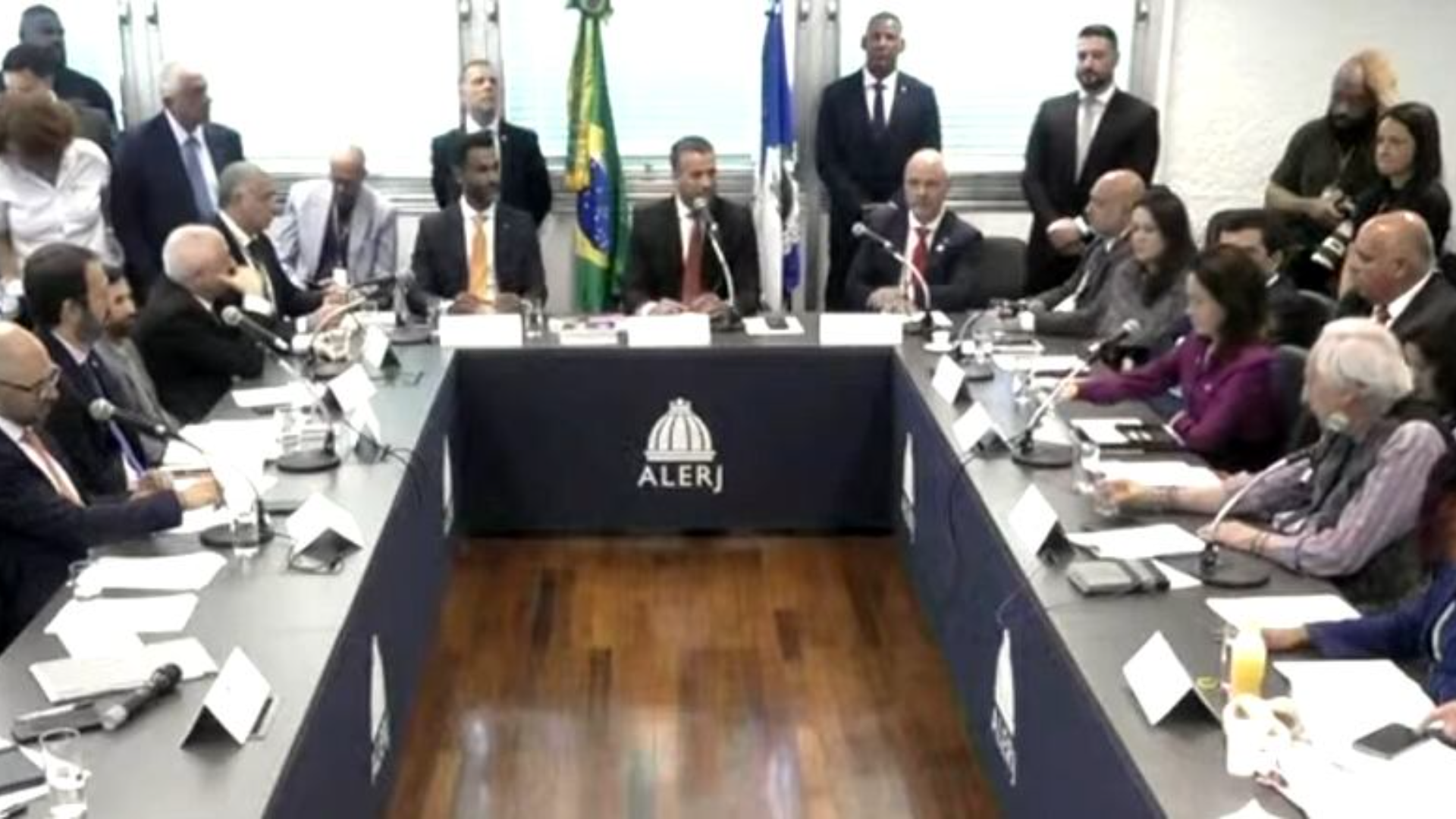 Veja os próximos passos após Alerj aprovar revogação da prisão de Rodrigo Bacellar