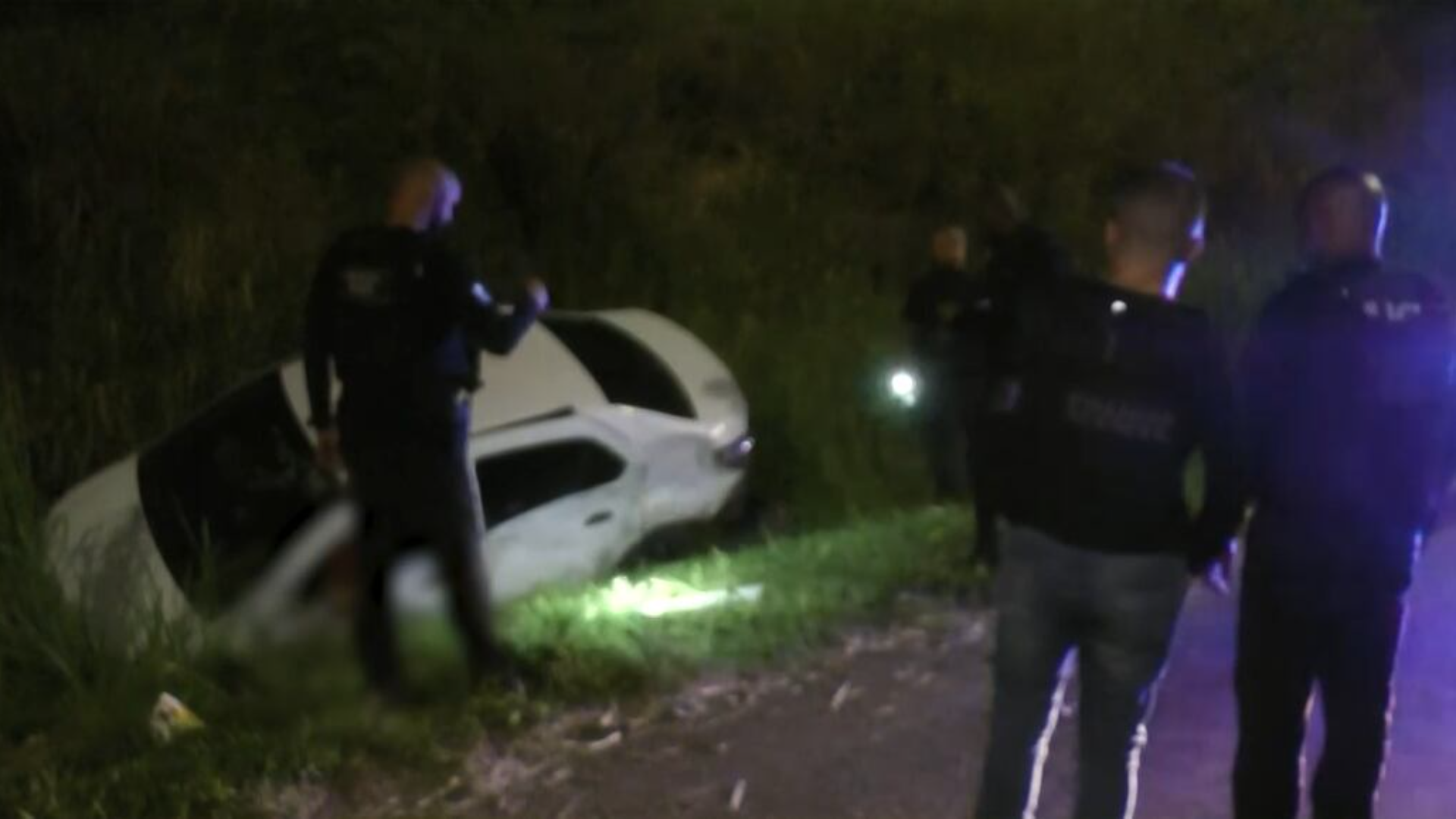 Casal é morto e criança fica em estado grave após ataque a tiros na avenida Brasil, no Rio