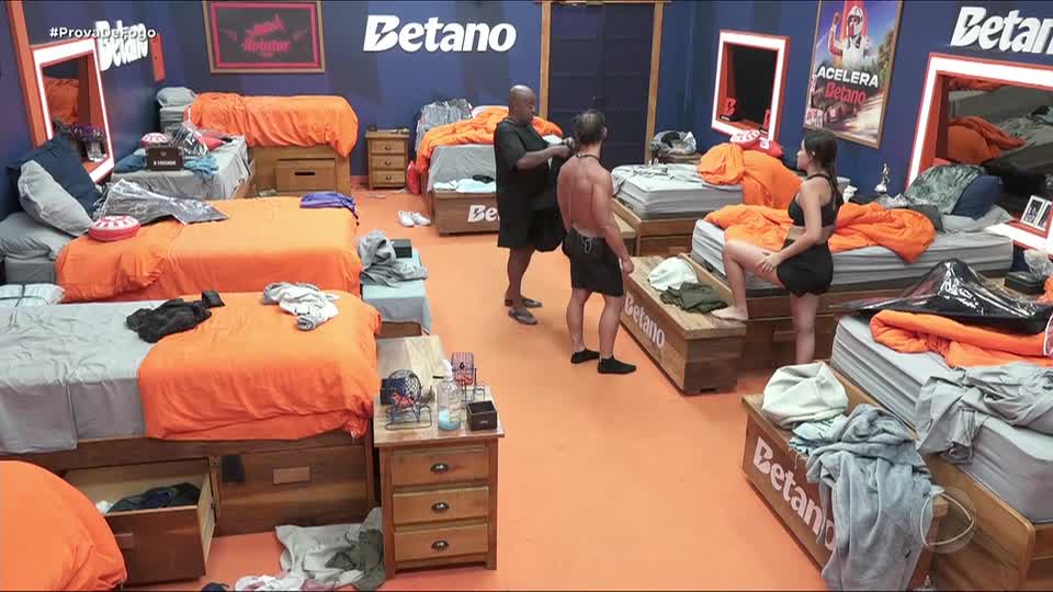 Peões planejam formação da Roça: 'Dudu indica o Walério' | A Fazenda 17