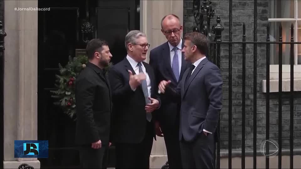 Presidente da Ucrânia participa de reunião com líderes europeus na Inglaterra