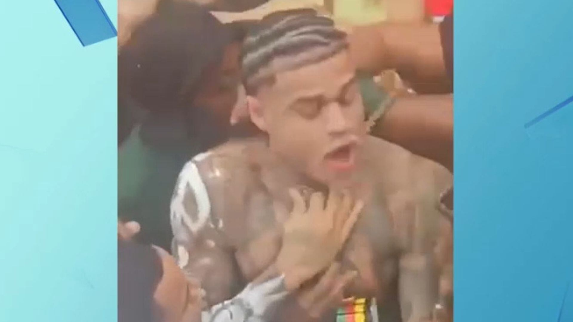 MC Cabelinho: imagem mostra tentativa de assalto do cordão de ouro do cantor