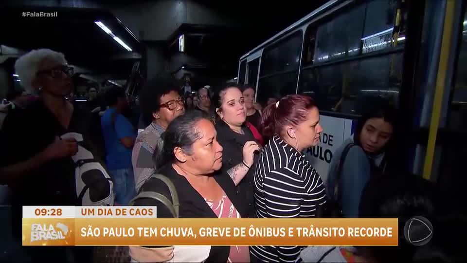 Ônibus voltam a circular em São Paulo após greve de motoristas