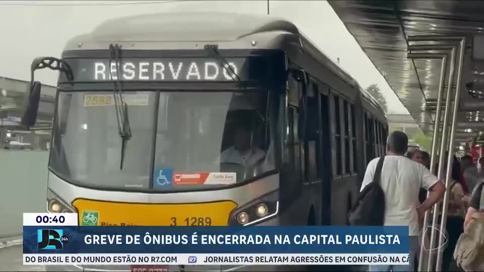 Greve de ônibus em SP é suspensa após compromisso com 13º salário