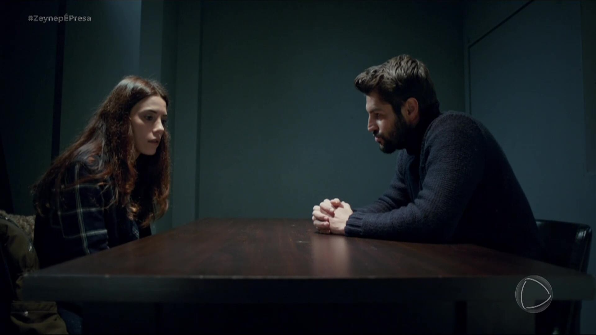 Zeynep é presa e interrogada pelo delegado Sinan | Mãe