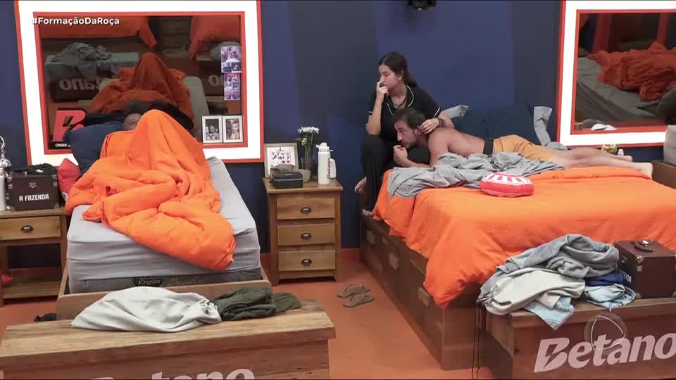 Mesquita teme Roça com Duda, e ela sugere votar em Fabiano | A Fazenda 17